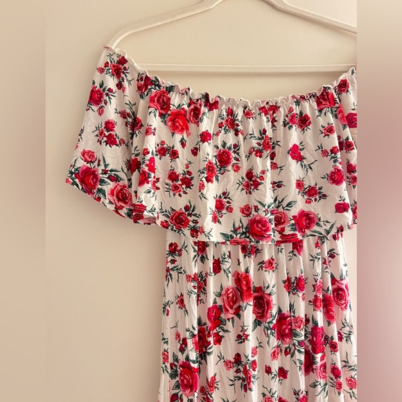 Long floral maxi dress with red roses - Picture 2 of 3